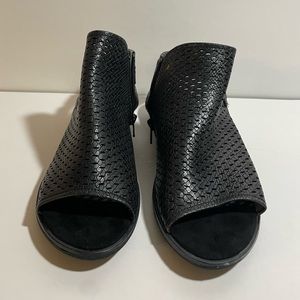 Baretraps sandals